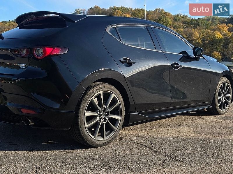 Хэтчбек Mazda 3 2023 в Обухове