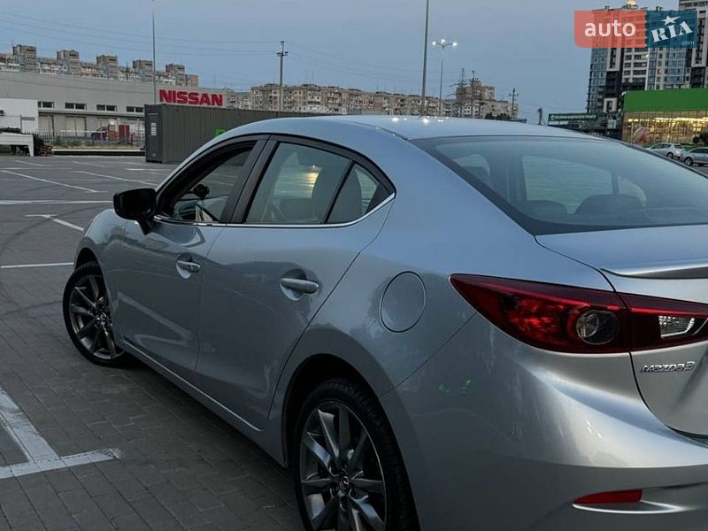 Седан Mazda 3 2017 в Миколаєві
