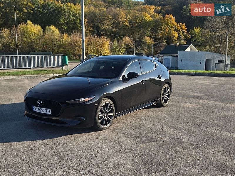 Хэтчбек Mazda 3 2023 в Обухове