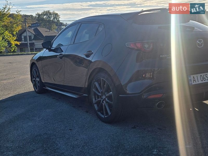 Хэтчбек Mazda 3 2023 в Обухове