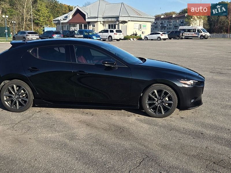 Хэтчбек Mazda 3 2023 в Обухове