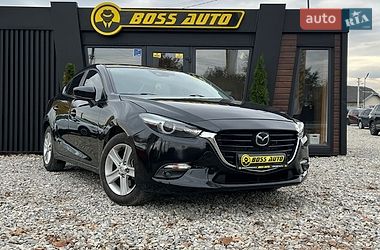 Седан Mazda 3 2016 в Коломые