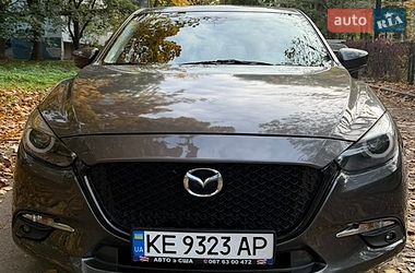 Седан Mazda 3 2018 в Дніпрі