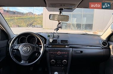 Седан Mazda 3 2005 в Чернівцях