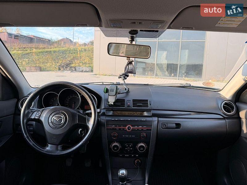 Седан Mazda 3 2005 в Чернівцях