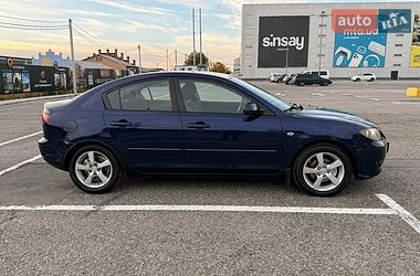 Седан Mazda 3 2005 в Чернівцях