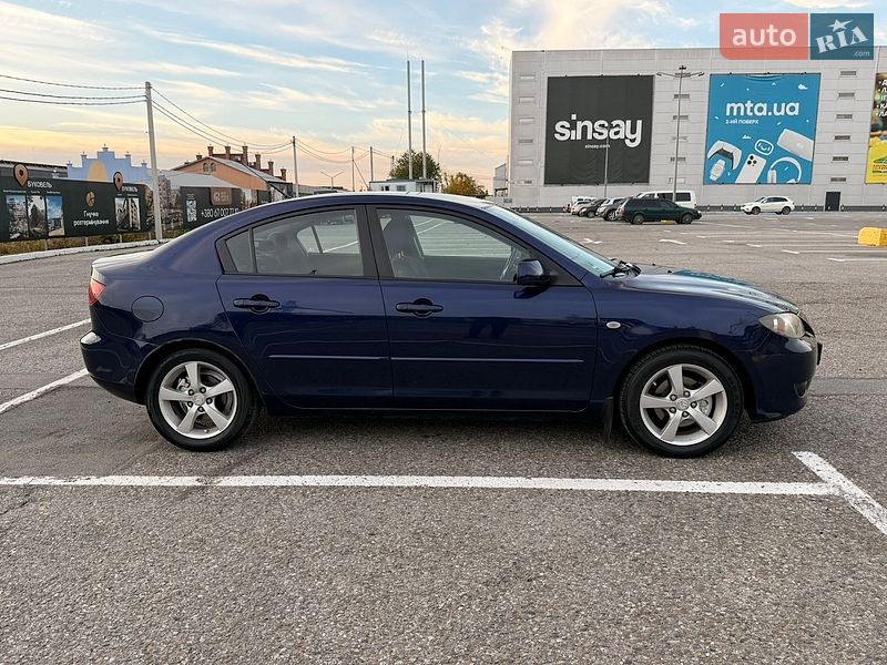 Седан Mazda 3 2005 в Чернівцях