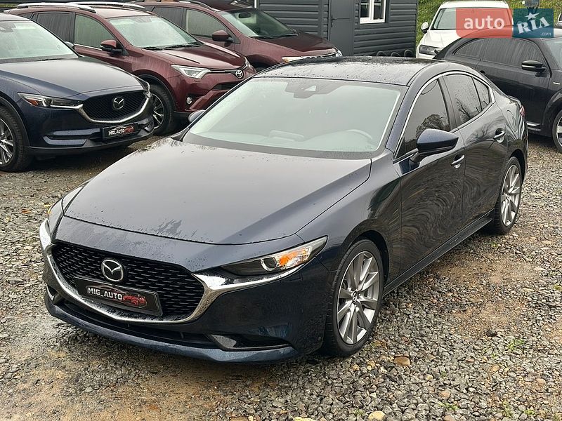 Седан Mazda 3 2019 в Ивано-Франковске