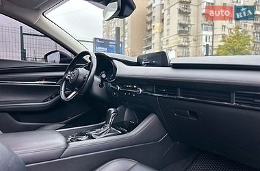 Седан Mazda 3 2019 в Ивано-Франковске