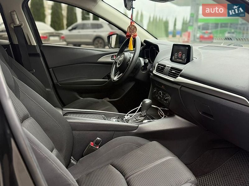 Седан Mazda 3 2017 в Києві