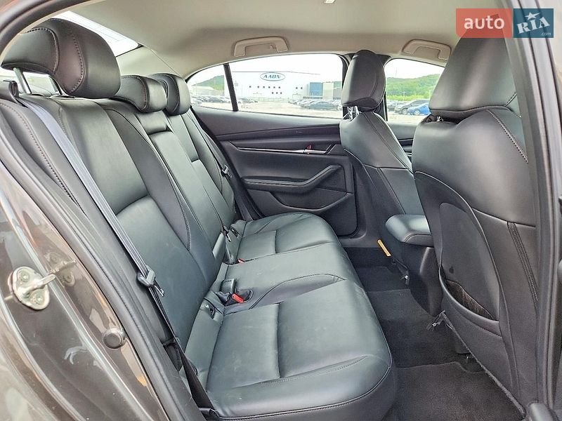 Седан Mazda 3 2022 в Киеве