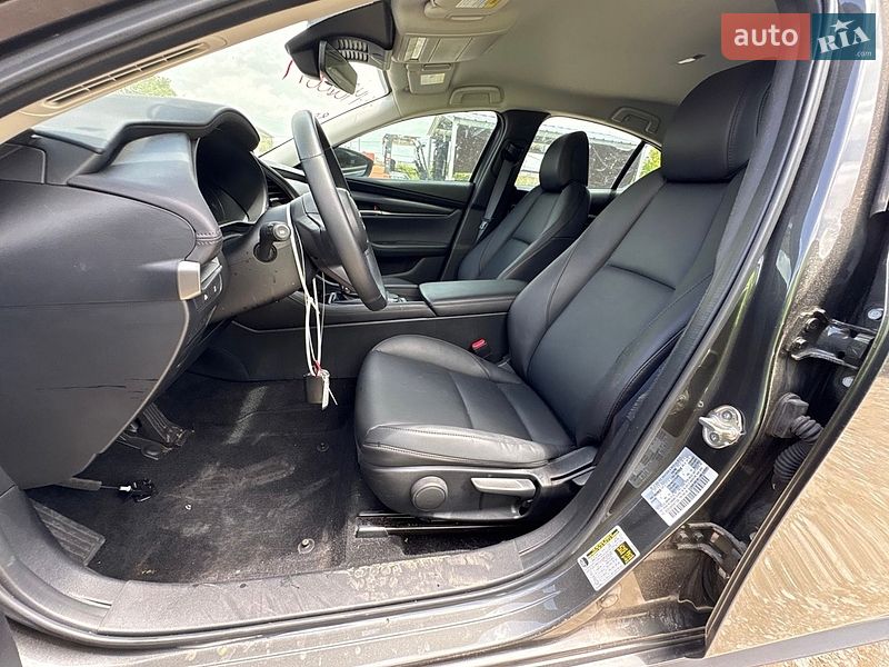 Седан Mazda 3 2025 в Полтаві