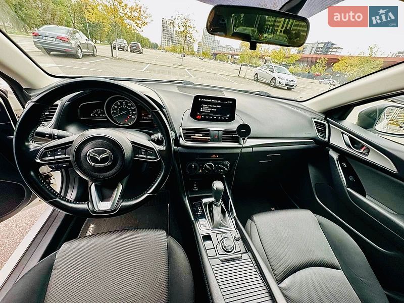 Седан Mazda 3 2016 в Вишгороді