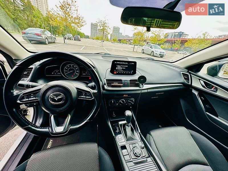 Седан Mazda 3 2016 в Вишгороді
