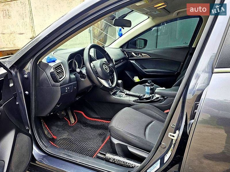 Седан Mazda 3 2016 в Одесі
