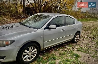 Седан Mazda 3 2006 в Иванкове