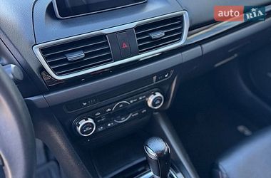 Седан Mazda 3 2014 в Стрые
