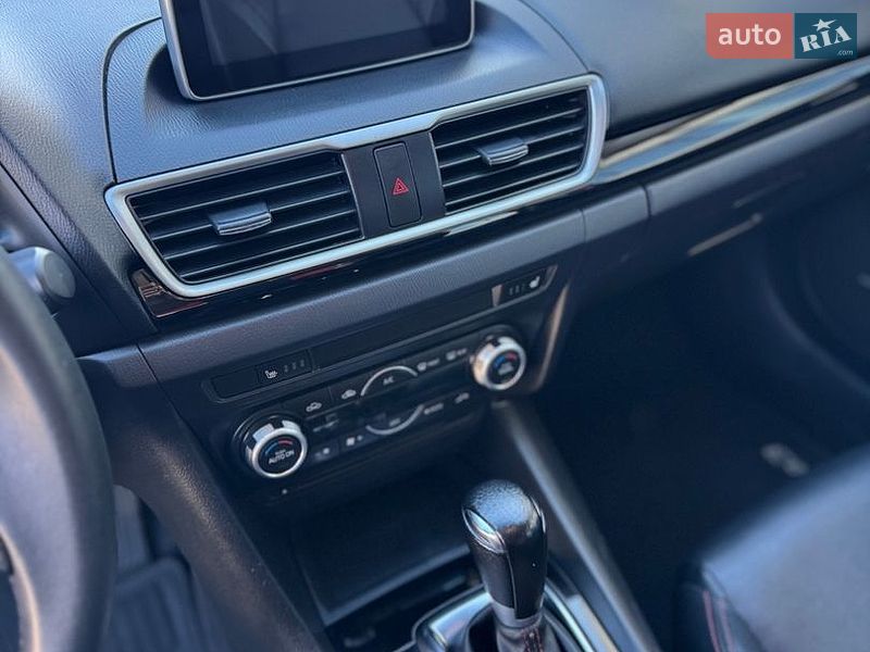 Седан Mazda 3 2014 в Стрые