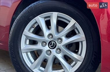 Седан Mazda 3 2014 в Стрые