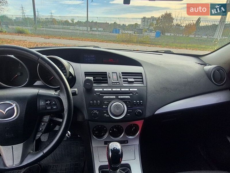 Хэтчбек Mazda 3 2009 в Полтаве