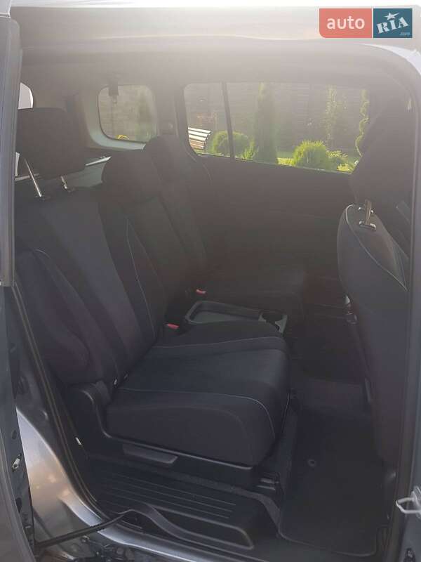 Мінівен Mazda 5 2010 в Рівному