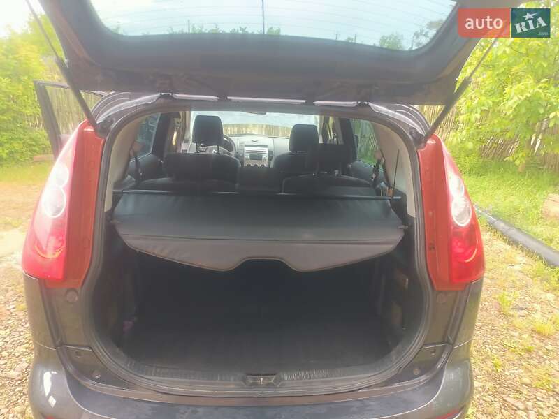 Минивэн Mazda 5 2006 в Львове