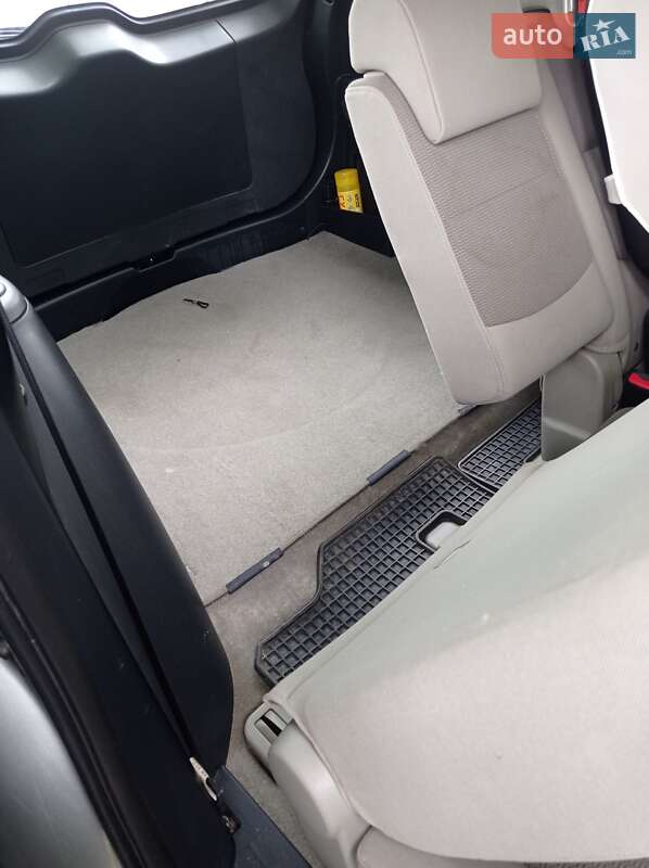 Минивэн Mazda 5 2007 в Ровно