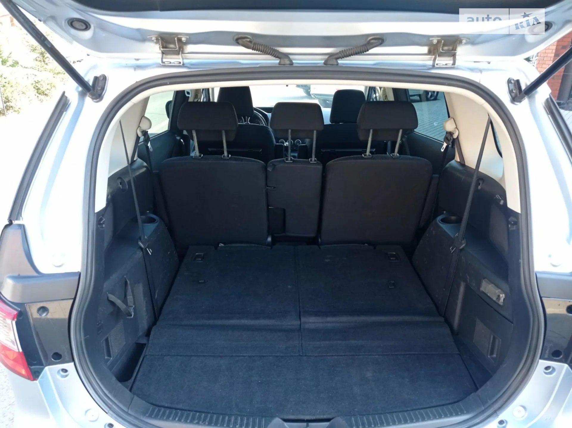 2011 Mazda 5 - мініатюра 18