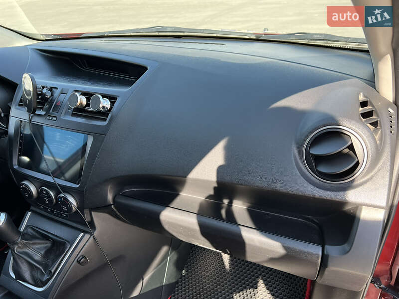 Минивэн Mazda 5 2011 в Днепре