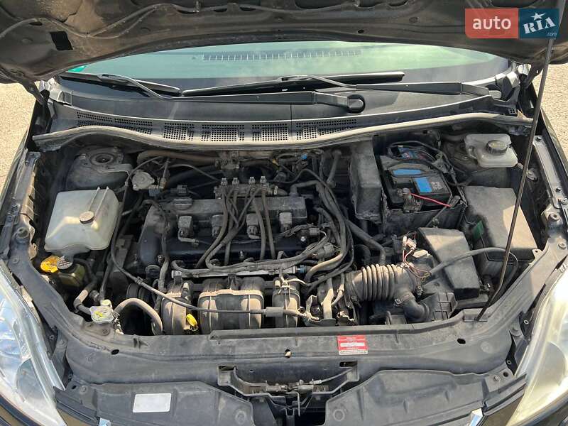 Минивэн Mazda 5 2005 в Каменском фото 9 Минивэн Mazda 5 2005 в Каменском