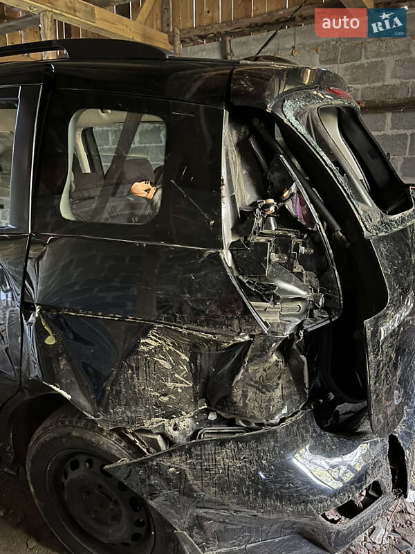 Минивэн Mazda 5 2009 в Турке фото 4 Минивэн Mazda 5 2009 в Турке