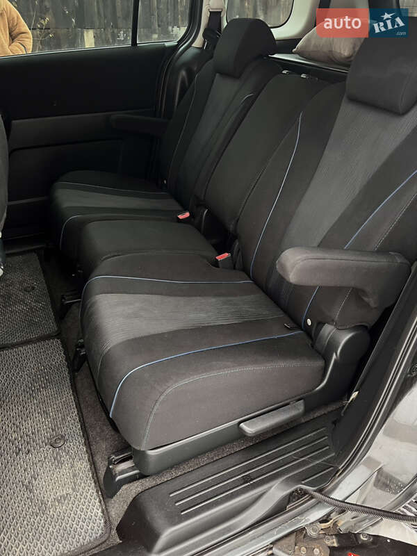 Минивэн Mazda 5 2011 в Коростене