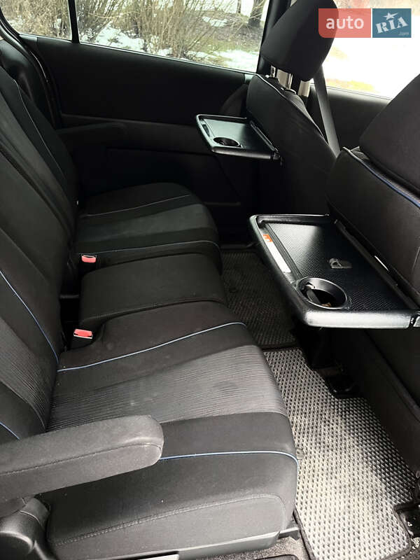 Минивэн Mazda 5 2011 в Коростене