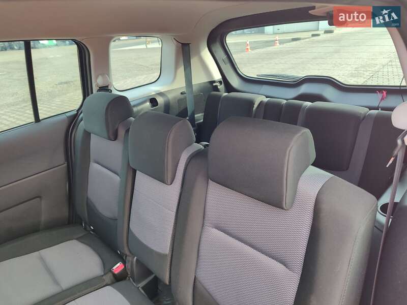Минивэн Mazda 5 2005 в Луцке