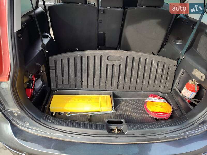 Минивэн Mazda 5 2005 в Луцке