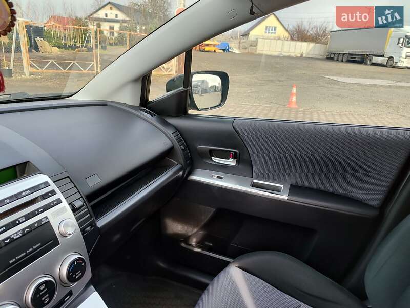 Минивэн Mazda 5 2005 в Луцке