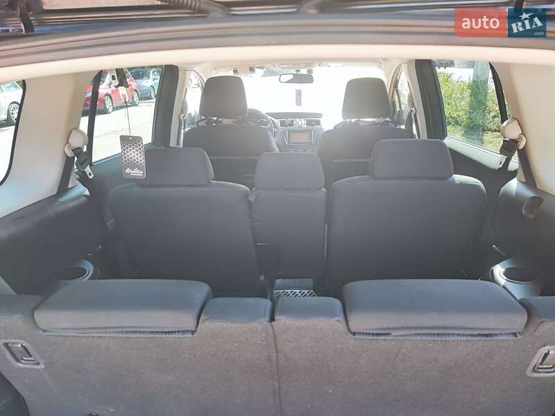 Мінівен Mazda 5 2011 в Житомирі
