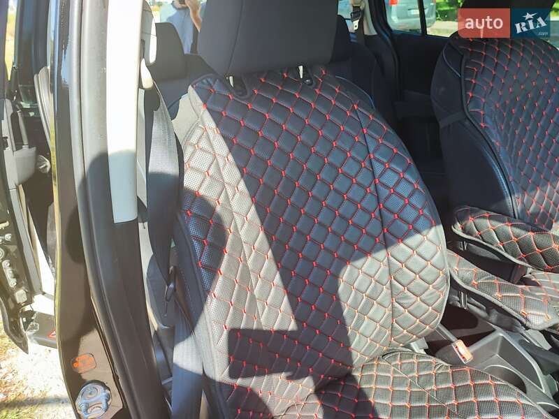 Мінівен Mazda 5 2011 в Житомирі