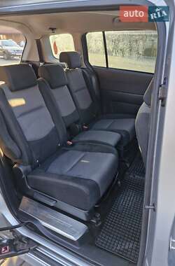 Минивэн Mazda 5 2006 в 