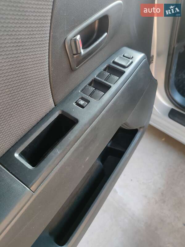 Минивэн Mazda 5 2006 в Киеве