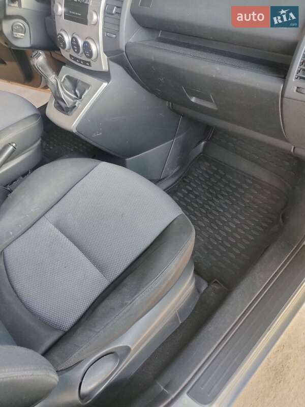 Минивэн Mazda 5 2006 в Киеве