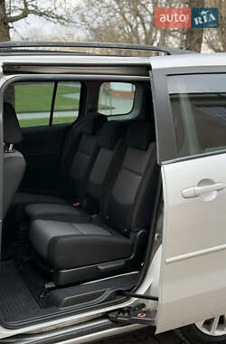 Минивэн Mazda 5 2006 в 