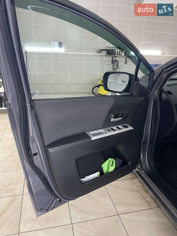 Минивэн Mazda 5 2007 в Снятине