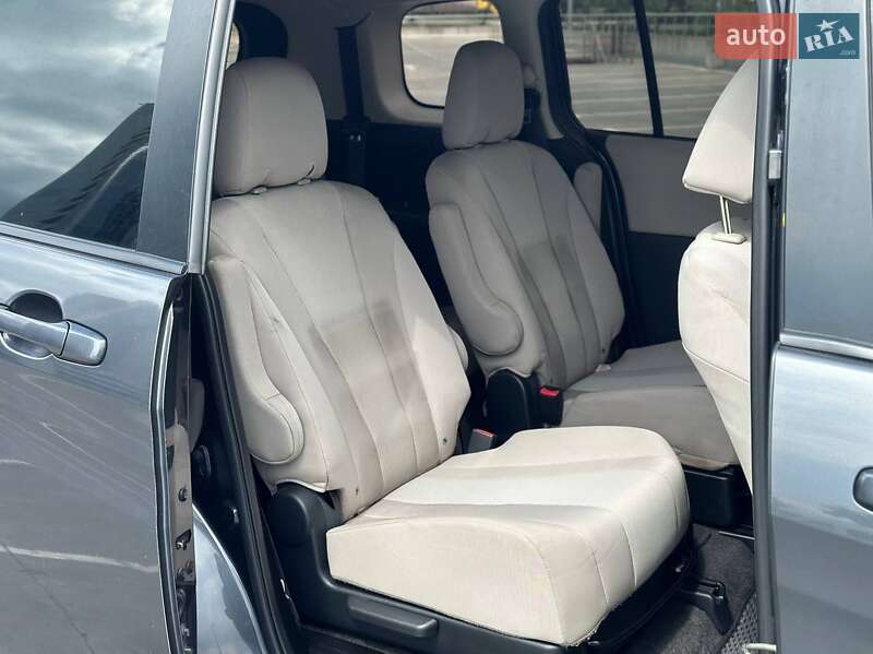 Мінівен Mazda 5 2013 в Києві