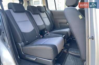 Минивэн Mazda 5 2006 в 