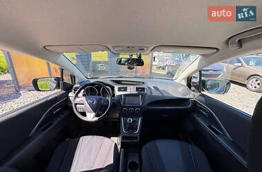 Минивэн Mazda 5 2011 в 