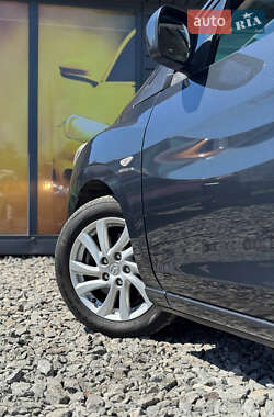 Минивэн Mazda 5 2011 в 