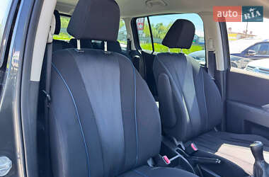 Минивэн Mazda 5 2011 в 