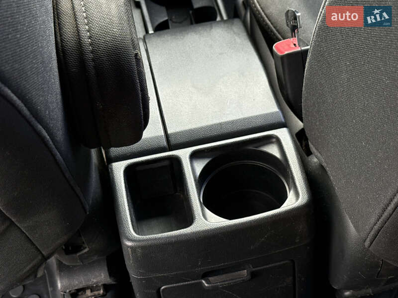 Минивэн Mazda 5 2006 в Кривом Роге