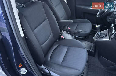 Минивэн Mazda 5 2010 в 